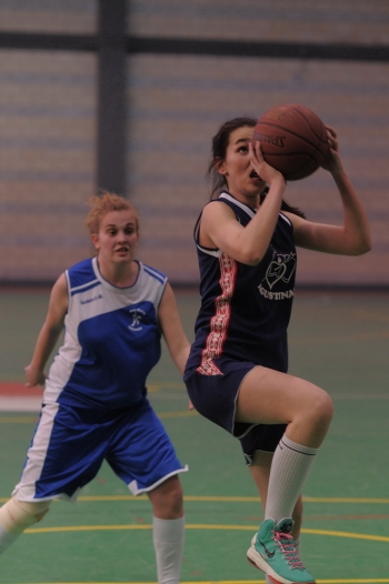 Julia Herrero, elegida mejor jugadora del partido