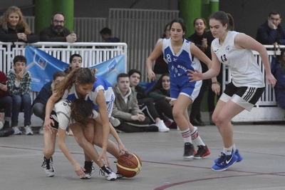 Luchando por el balón