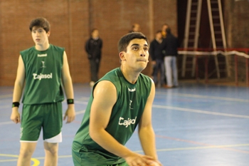 Ferrazzano lanza un tiro libre