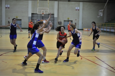 Las Gladiadoras no dejaron de buscar la canasta