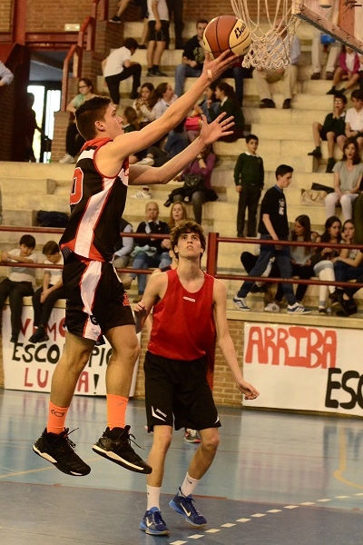 Ángel Luis hasta el aro