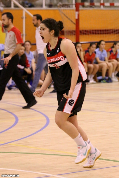 Lucía Gutiérrez celebrando