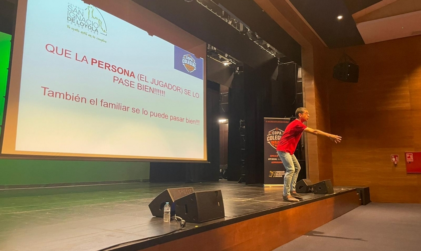 Aprendiendo de un grande: tarde con familias, la charla de Álvaro Muelas en San Ignacio de Loyola 