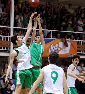 No estaba fácil tirar