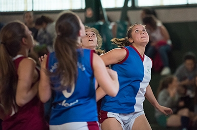 Lucha sin cuartel en cada rebote