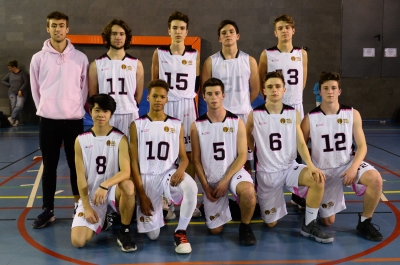 WIBO vistiendo a las Escuelas