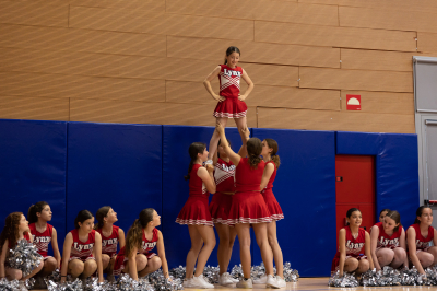 Cheerleaders haciendo castellers: ¡brutal!