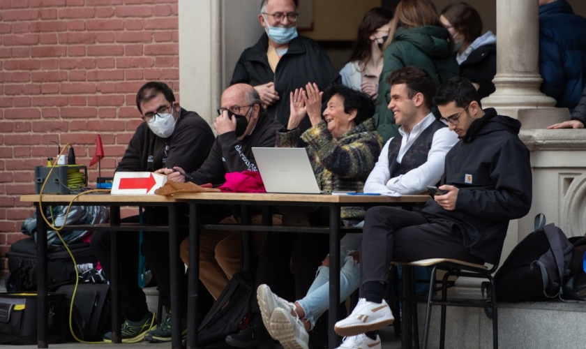 BOMBA IAIA LOLA: La abuela más famosa de la Copa oficiará el huddle de Dominiques VS Claret