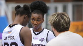 BRUTAL: Sant Adrià amanece empapelado con motivo de la final de las Dreamers en el Olímpic