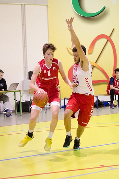 Romero VS de León, el duelo defensivo del partido