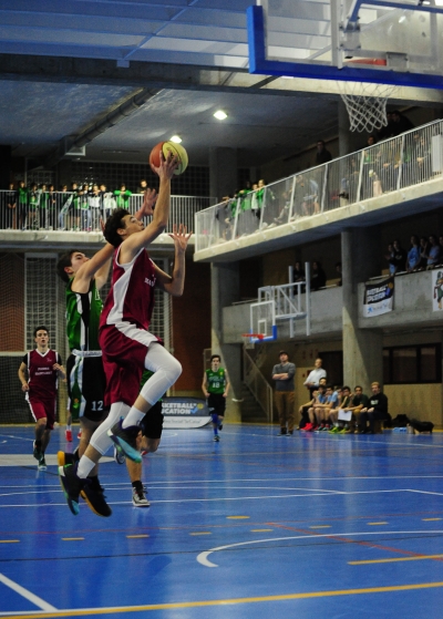 Antonio Marín entra a canasta