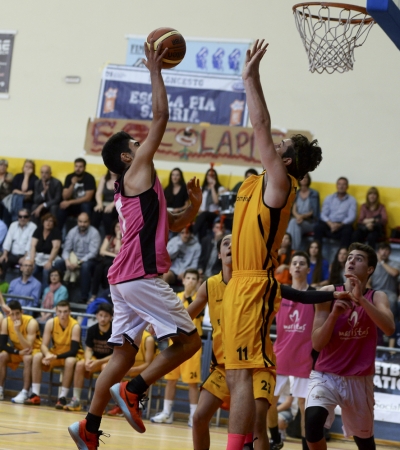 Champagnat logró superar a Sarría