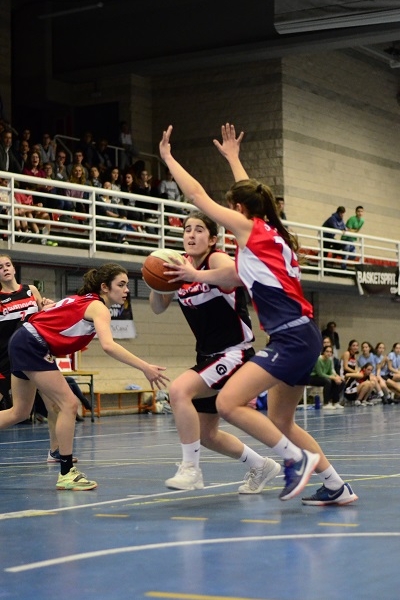 Lucía Gutiérrez, presionada todo el partid