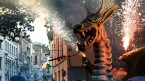 Dimoni, pañuelos, bufandas y banderas de Badalona: tic-tac para el fiestón en el Olímpic