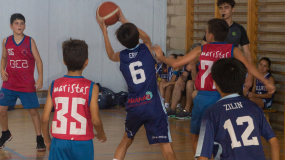 Doblete de Salliver en una Pequecopa colosal