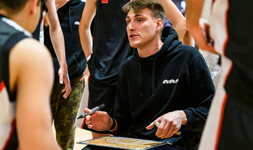 Doloroso adiós en La Llauna: El legendario Álvaro Puertas deja los banquillos