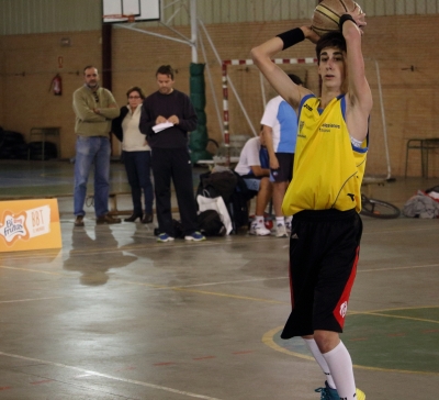 Raúl Padilla organiza el juego