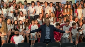 Entregados: así fue la charla de José Luis Llorente sobre valores en Santa María la Blanca