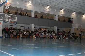 Las gradas, otra vez repletas