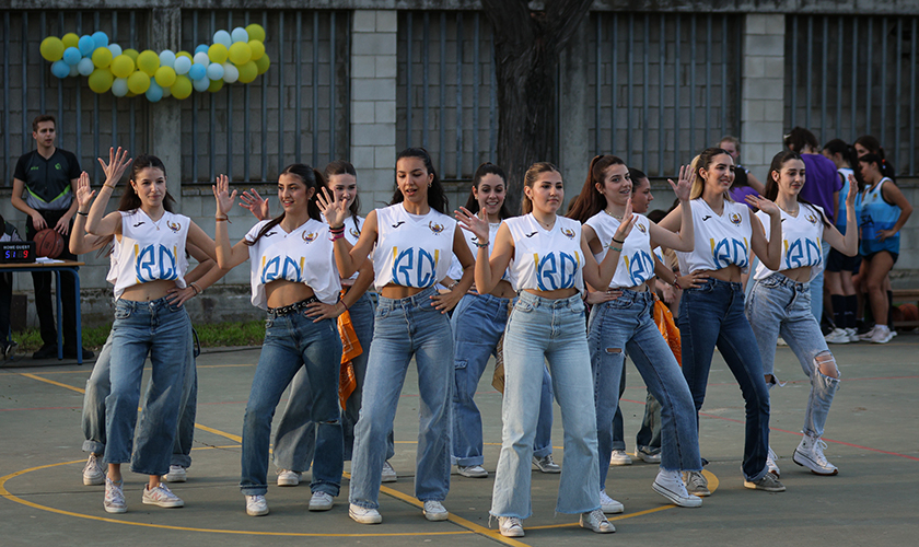 Espectáculo TOP en el intermedio de la Gran Final de la Copa Colegial Sevilla 2024