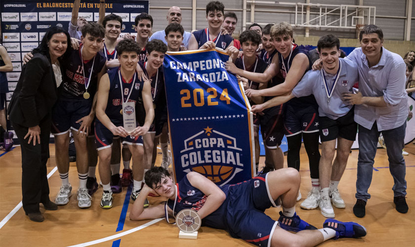 El Estandarte 2024 ya luce en el pabellón de Compañía de María