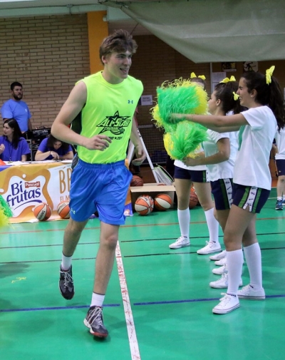 De Ponte saltando a la cancha