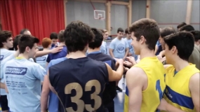 Huddle La Salle vs El Salvador 