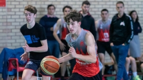 IES Picarral vende muy cara la piel del Babuino en su debut colegial