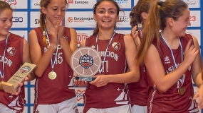 Inés de Cózar tenía cara de MVP desde el primer partido