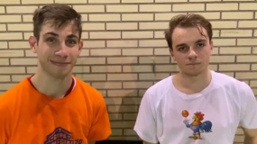 Javier Gordo y Kike García tras el partido de la jornada