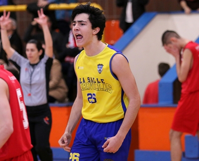 Eduardo López tirando del carro