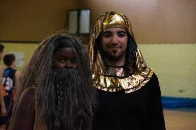 Profetas vs Faraones