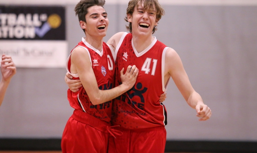 La misión colegial busca guardianes de un nuevo estandarte