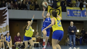 Las Águilas desgarran a las Halcones con una solvencia indiscutible