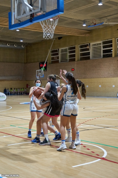Gran pelea por cada balón