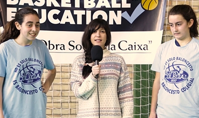 Morven Fraser(habla Paula Chamorro) y Laura Pedrós