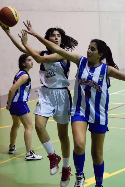 Obispo Perelló buscó un partido más físico y lento