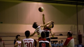 Lobos devoran a  Pieles Rojas