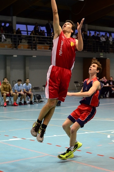 José Antonio Guzmán penetrando