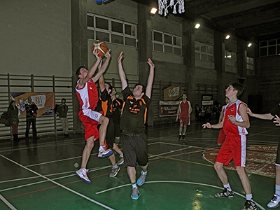 Báguena se empleó a fondo en defensa