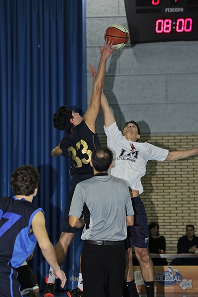 Salto inicial del partido