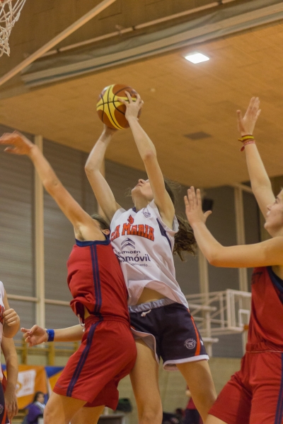 Vicky Gasca fue clave bajo el aro