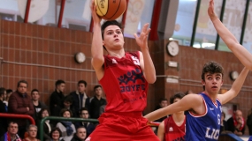 Los Kanguros cumplen ante unos irreductibles galos