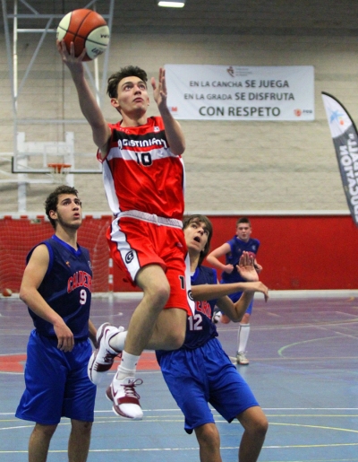 Eduardo Florensa volando al aro