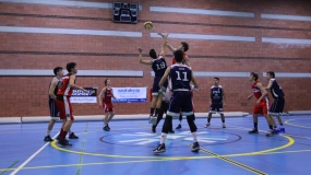 Los lobos cazan en territorio ajeno