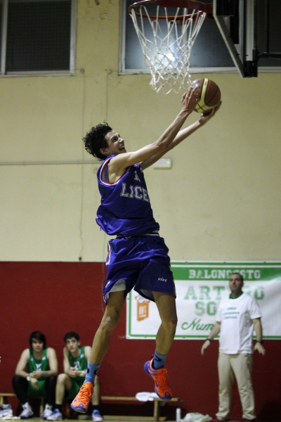 Mario Ballesteros finalizando en el aire