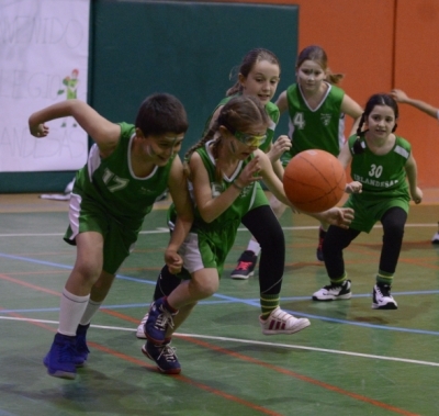 En el descanso partido de los peques