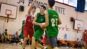 Los Tigres atrapan a los Canguros