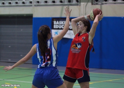 María Muñoz, siempre buscando la asistencoa