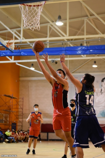 La masterclass de movimientos al poste de Atienza